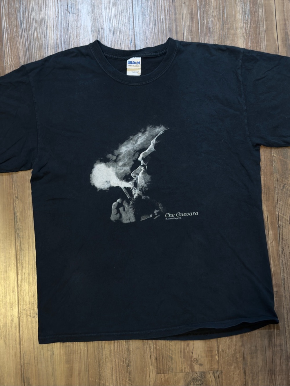 Gildan Black Short-Sleeve Che Guevara Graphic Tee